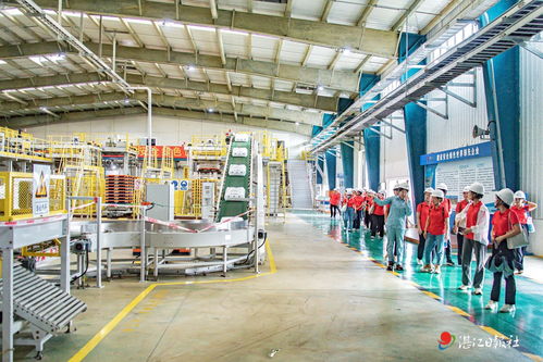 老師近距離感受綠色智能工廠魅力